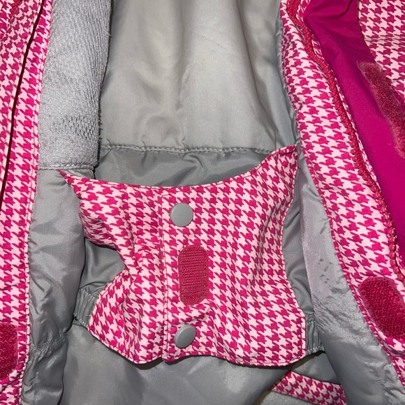 The North Face Pink Houndstooth Hyvent Jacket - Picture 10 of 16